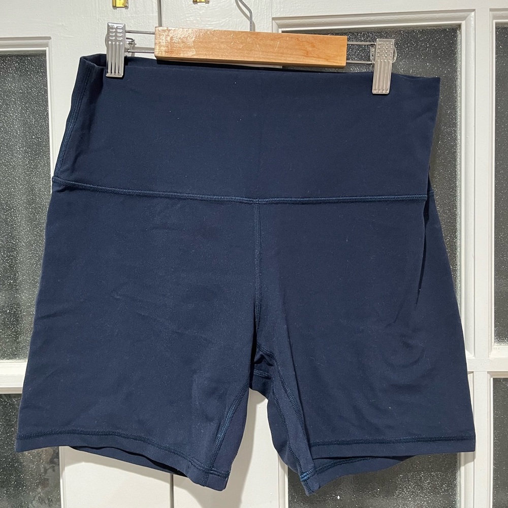 Lululemon Nulu shorts size 8